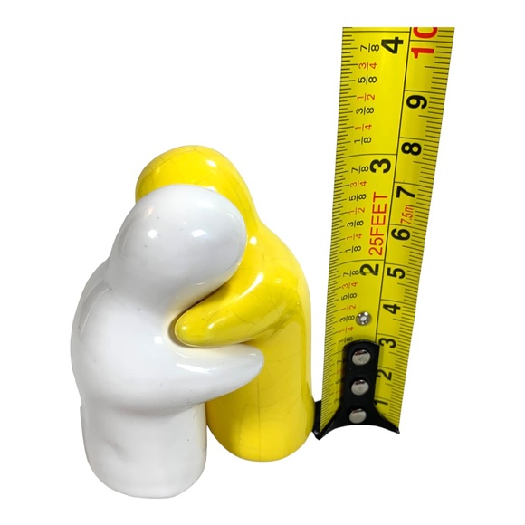 Vintage Yellow & White Ceramic Hugging Ghosts Salt and Pepper Shaker Set - Picture 7 of 7